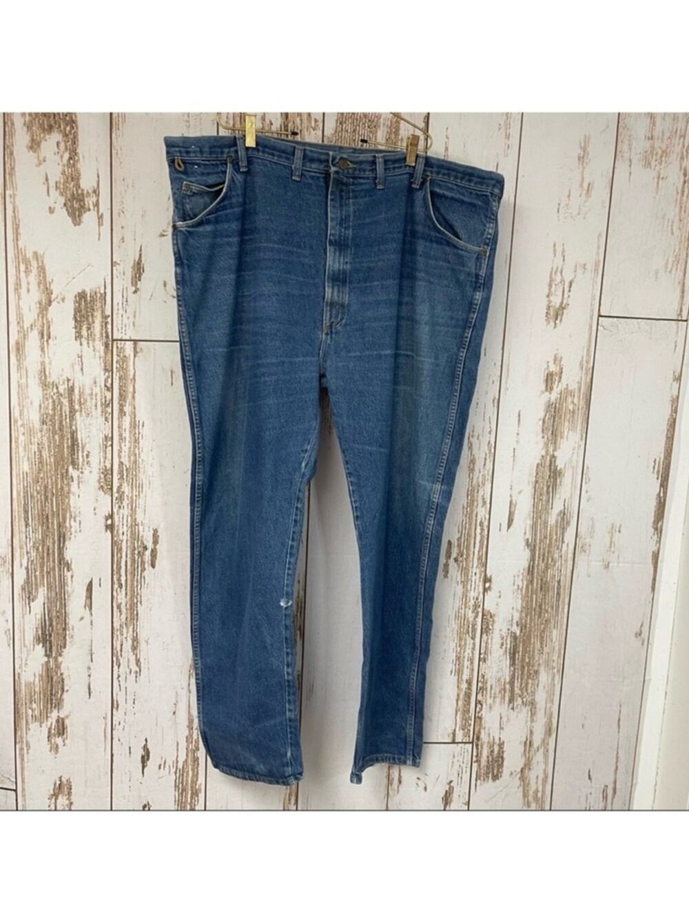 Wrangler Rugged Wear Jeans, Size 48x32. In excellent used condition!